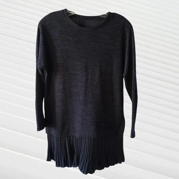 -Abercrombie & Fitch navy blouse size Small - Picture 2 of 8